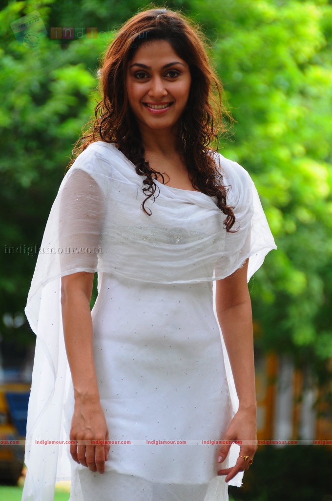 Manjari Fadnis Actress hd photo