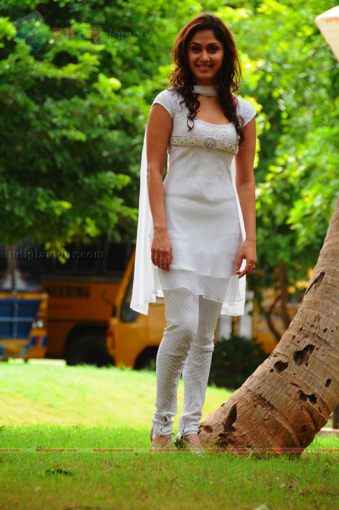 Manjari Fadnis Actress hd photo