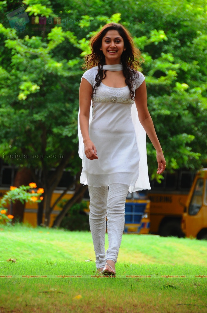 Manjari Fadnis Actress hd photo