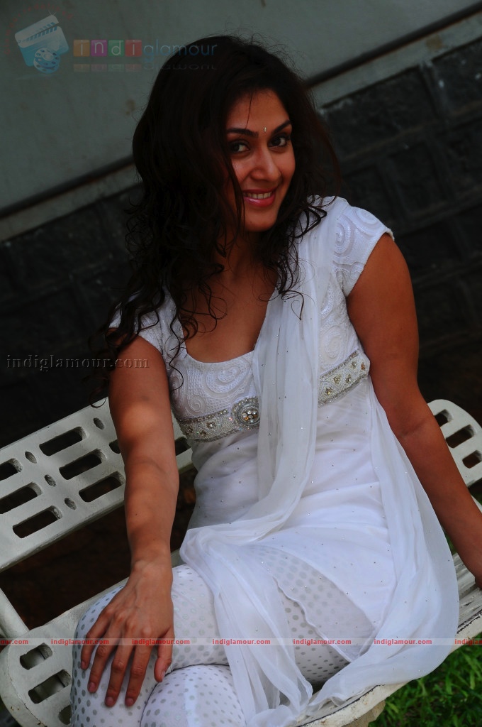 Manjari Fadnis Actress hd photo