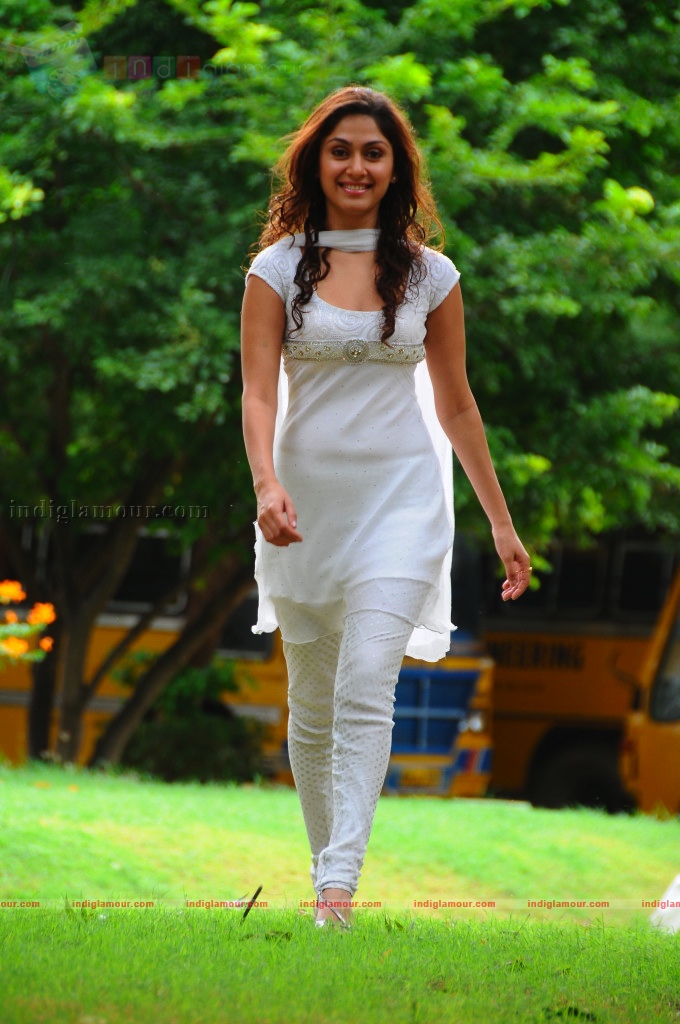 Manjari Fadnis Actress hd photo