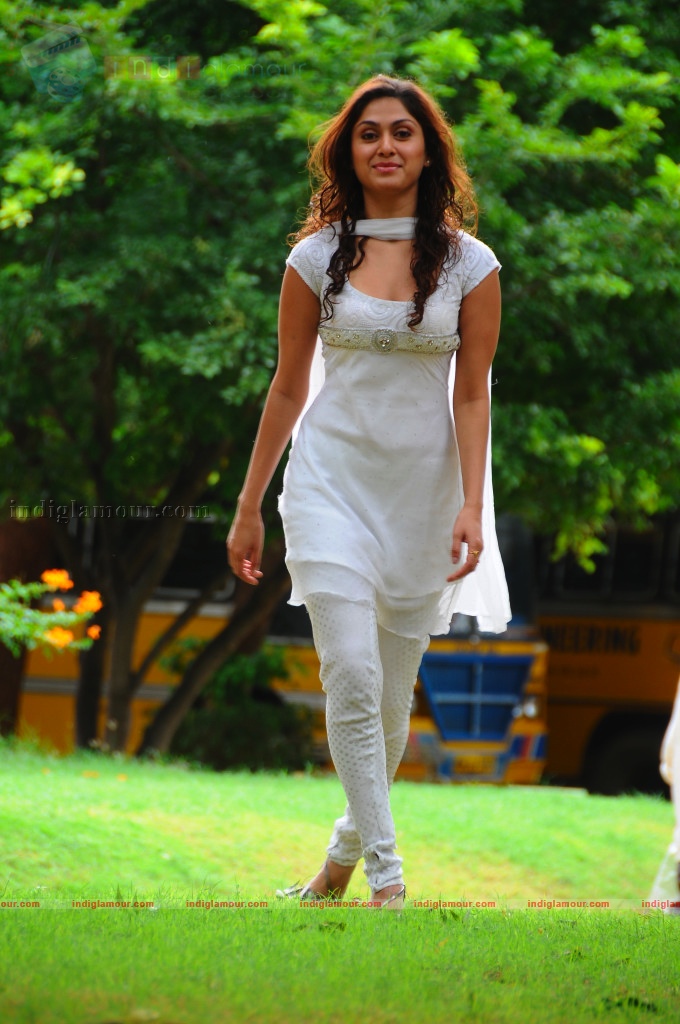 Manjari Fadnis Actress hd photo