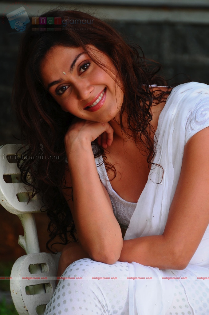 Manjari Fadnis Actress hd photo