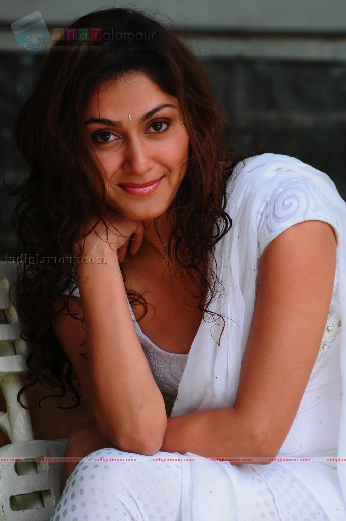 Manjari Fadnis Actress hd photo