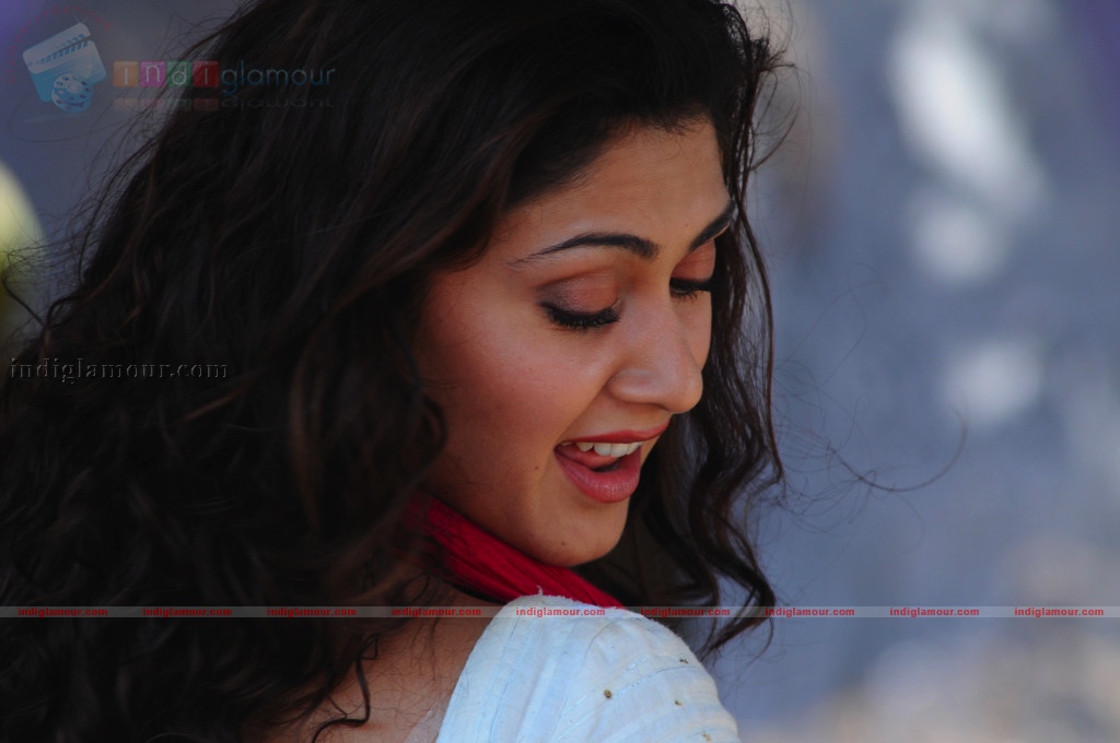 Manjari Fadnis Actress hd photo