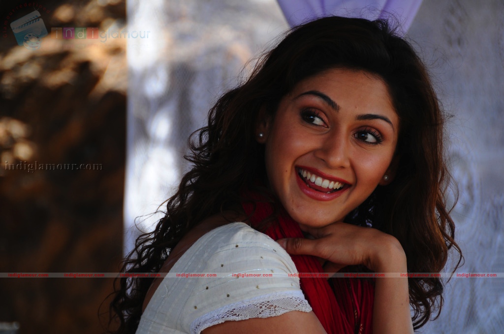 Manjari Fadnis Actress hd photo