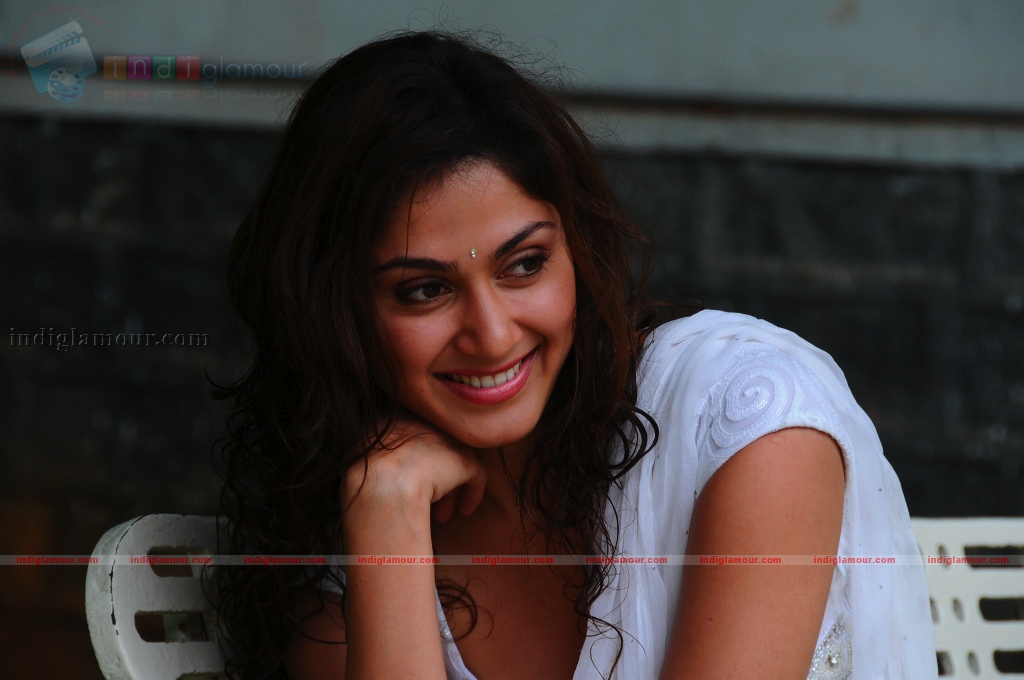 Manjari Fadnis Actress hd photo
