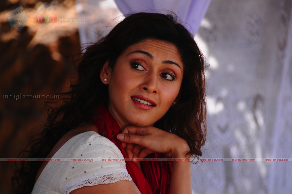 Manjari Fadnis Actress hd photo