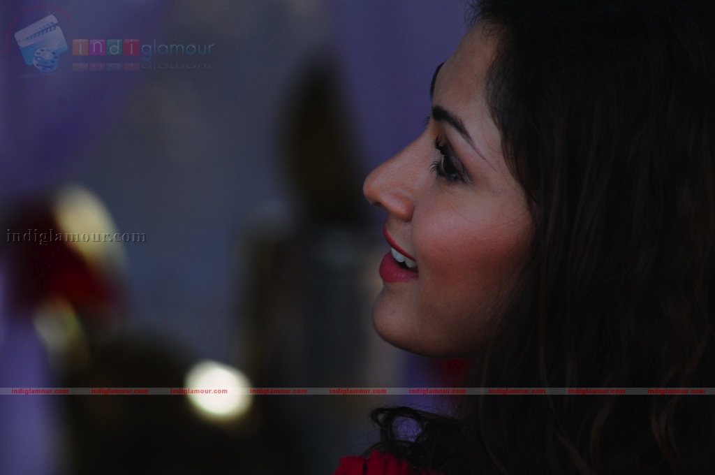 Manjari Fadnis Actress hd photo