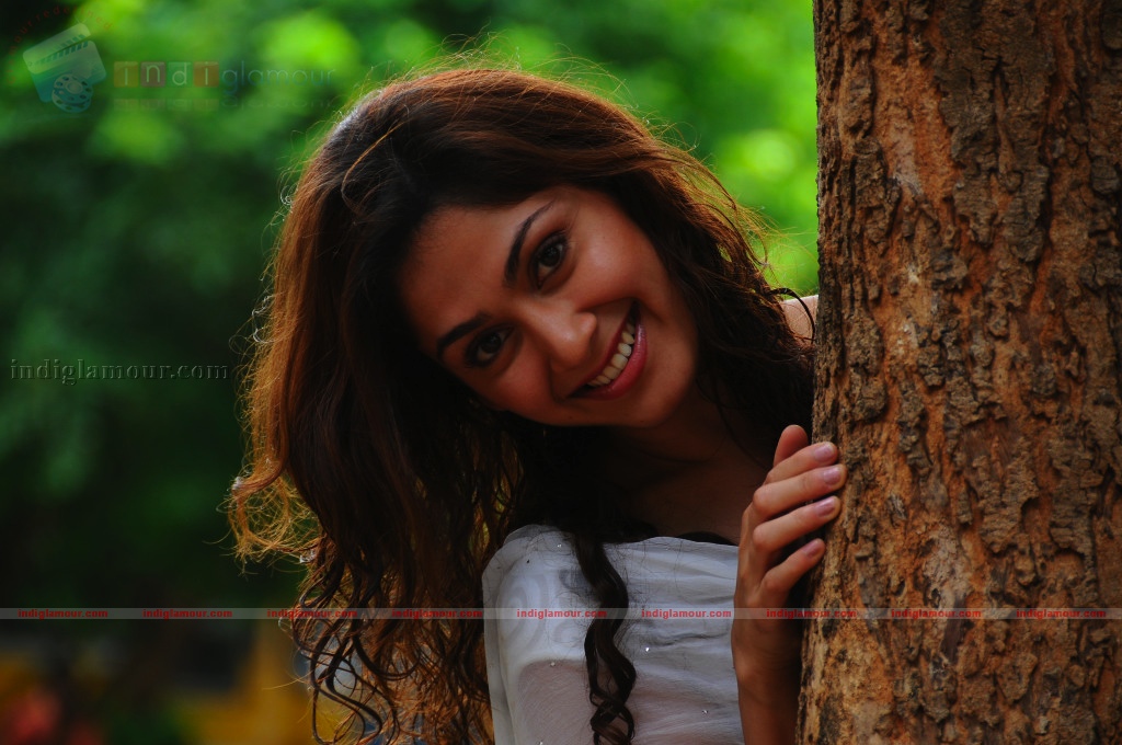 Manjari Fadnis Actress hd photo
