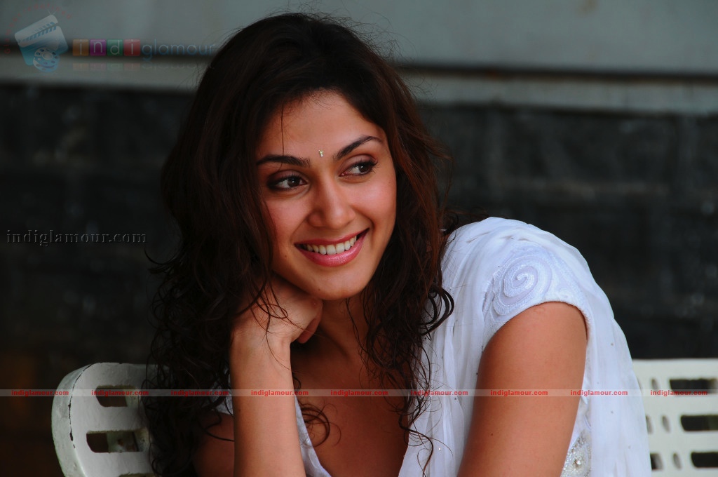 Manjari Fadnis Actress hd photo