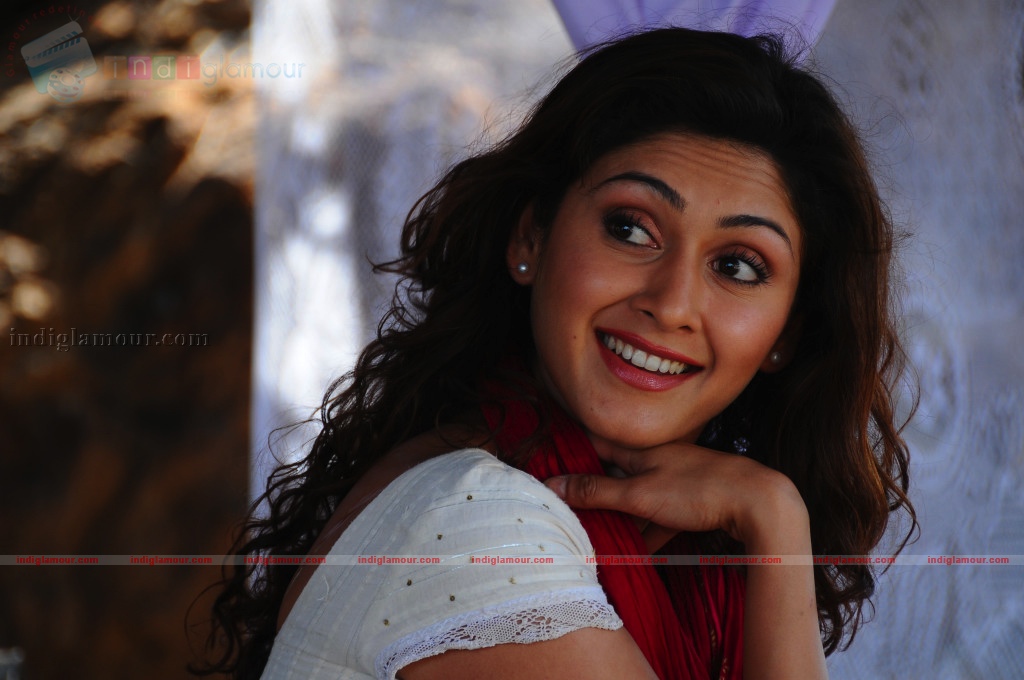 Manjari Fadnis Actress hd photo