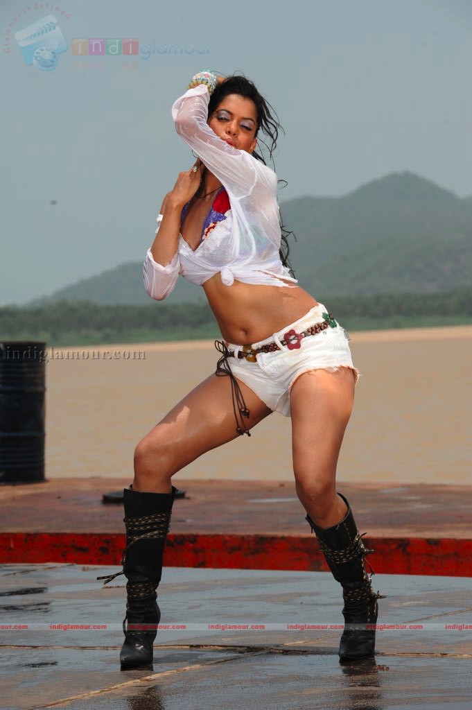 Puja Actress hd photo