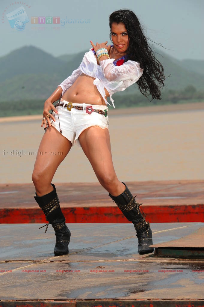 Puja Actress hd photo