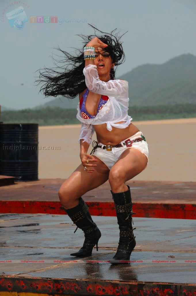 Puja Actress hd photo