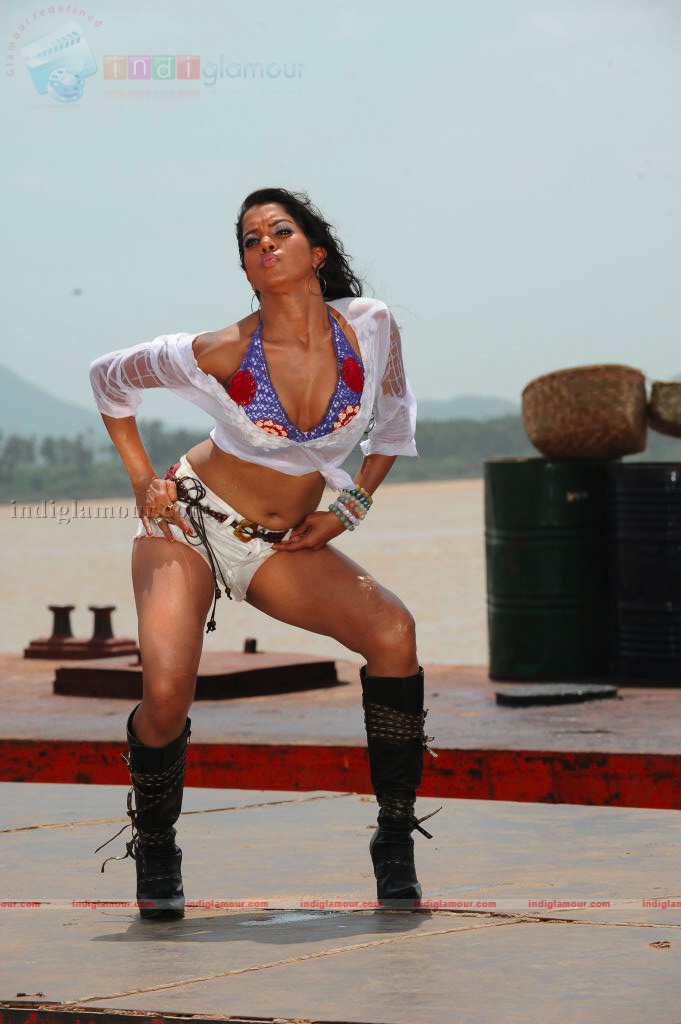 Puja Actress hd photo