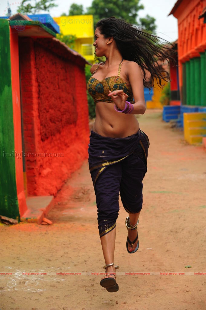 Puja Actress hd photo