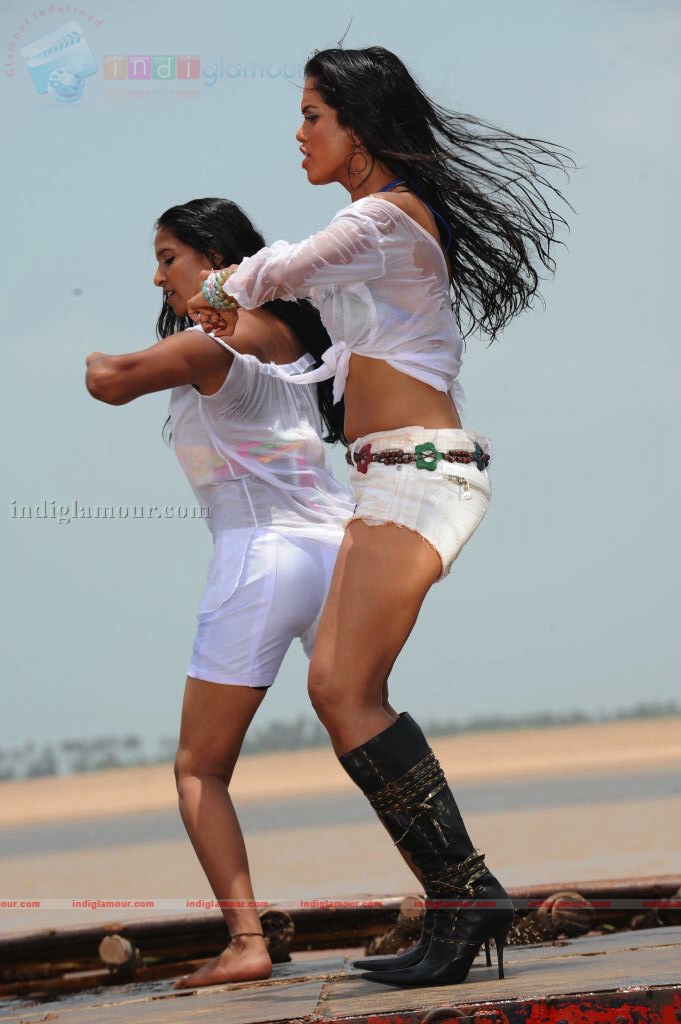 Puja Actress hd photo