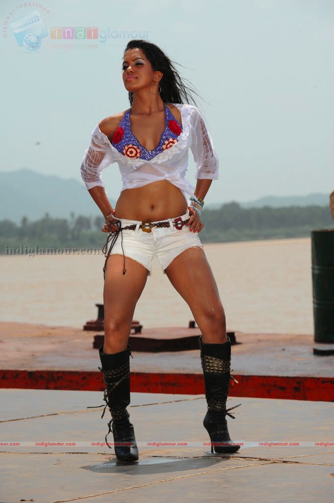 Puja Actress hd photo