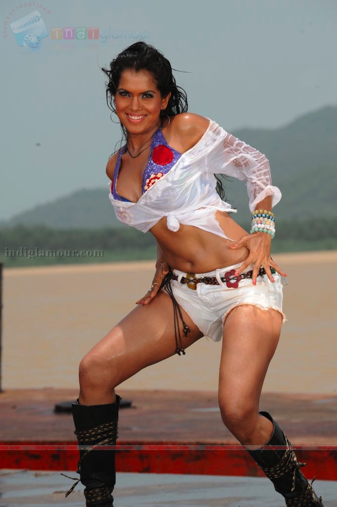 Puja Actress hd photo