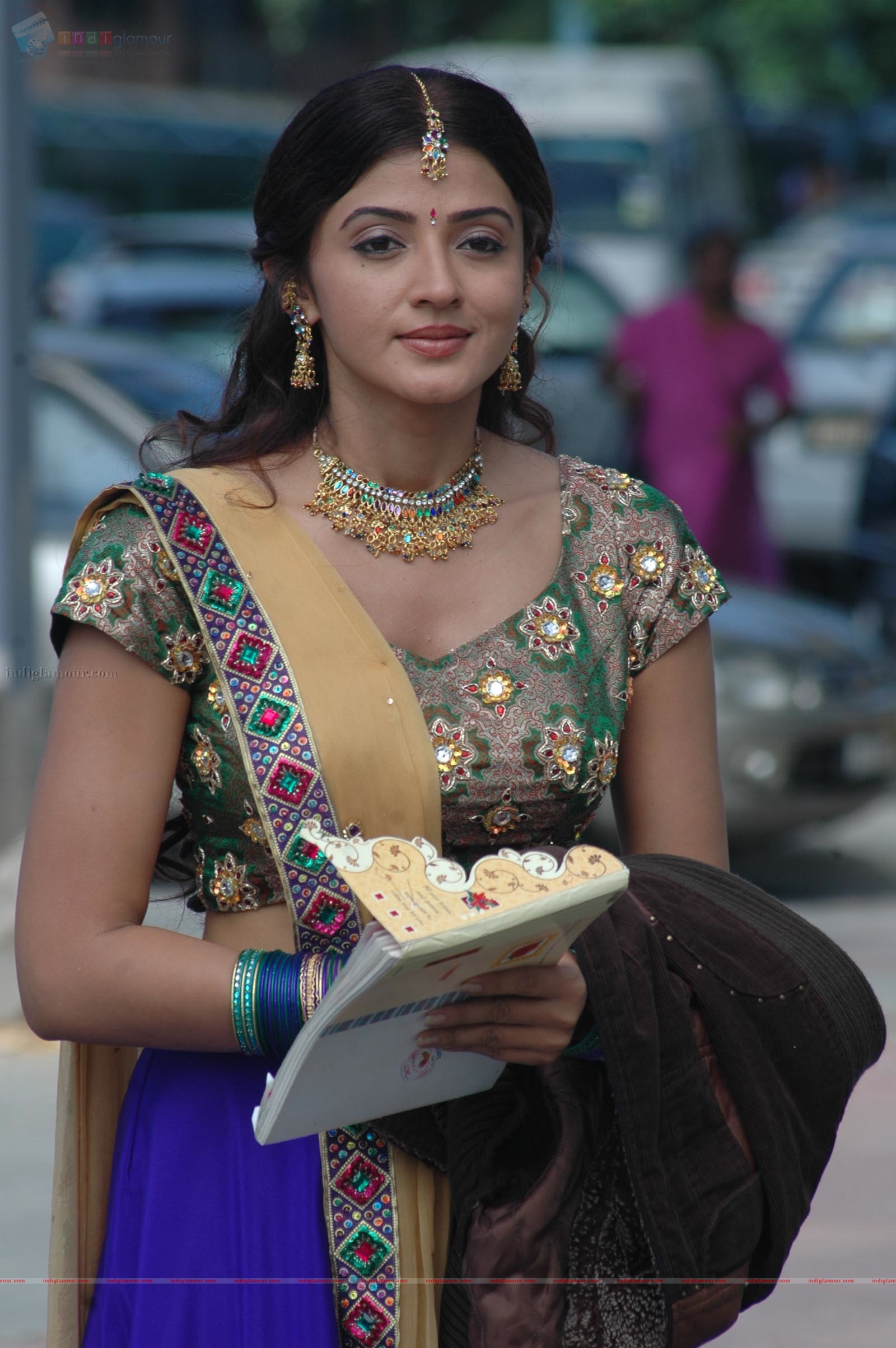 Suhasi Actress hd photo