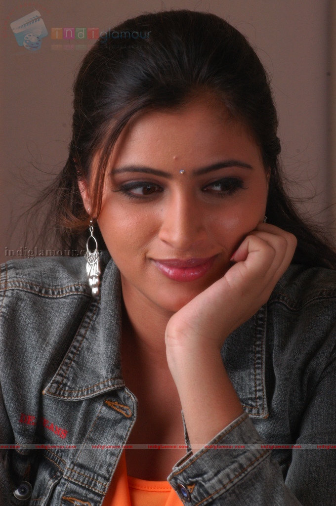 Navneet Kaur Actress hd photo