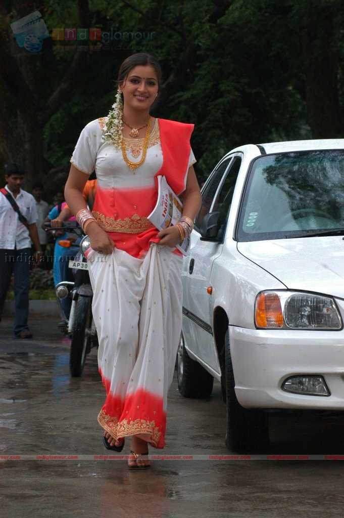 Navneet Kaur Actress hd photo