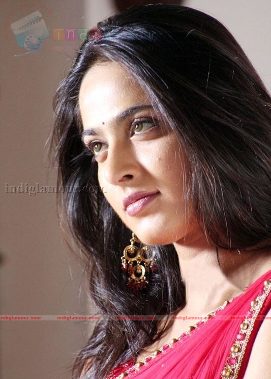 Anushka Actress hd photo