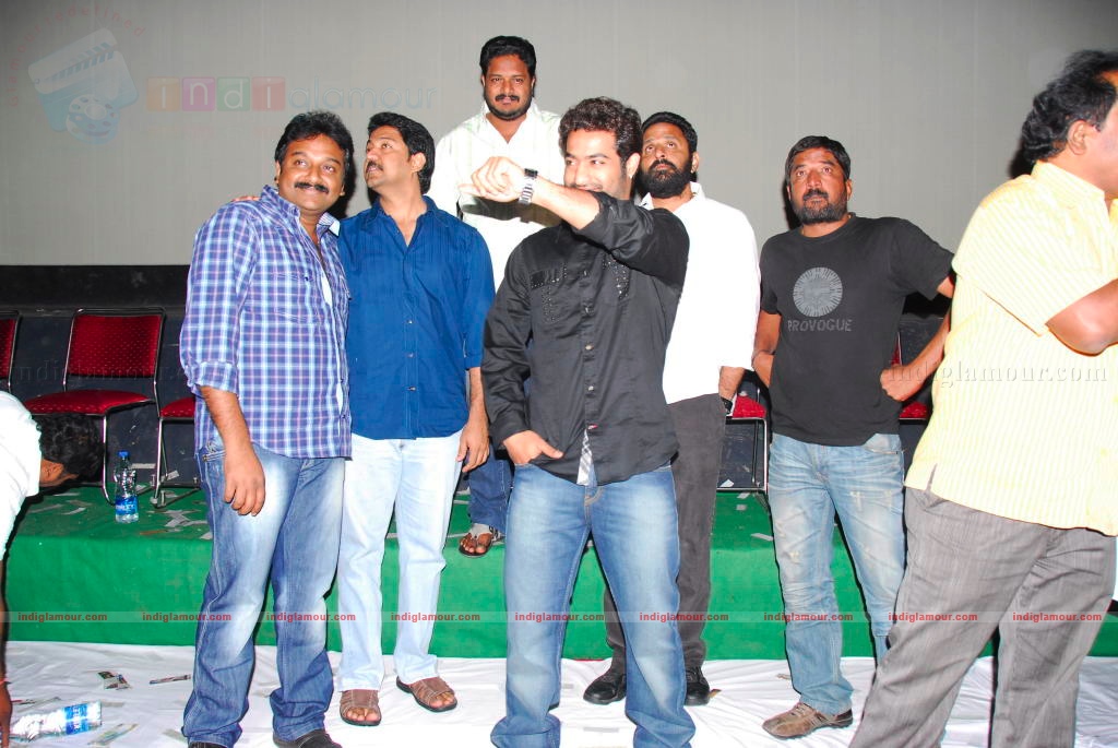 Adurs Movie Platinum Disc function Event hd photo