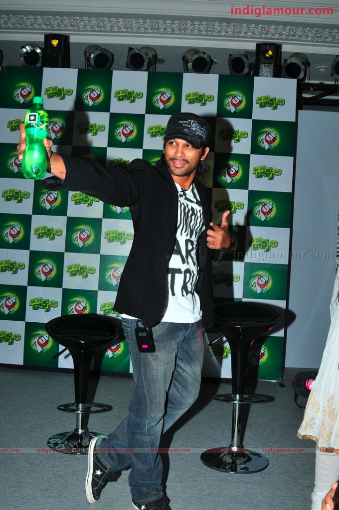 Allu Arjun Promoting 7up Event hd photo