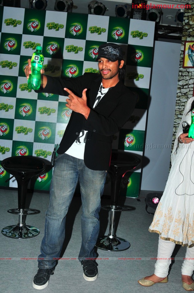 Allu Arjun Promoting 7up Event hd photo