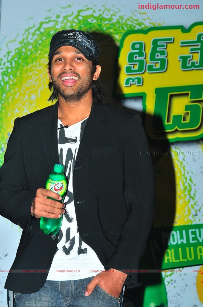Allu Arjun Promoting 7up Event hd photo