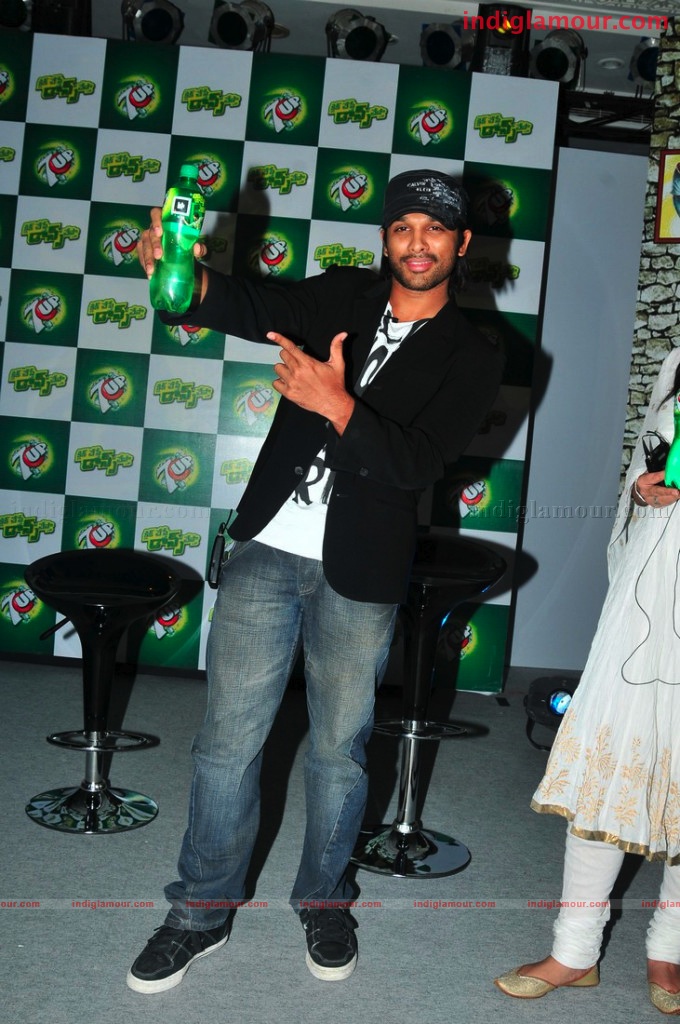 Allu Arjun Promoting 7up Event hd photo