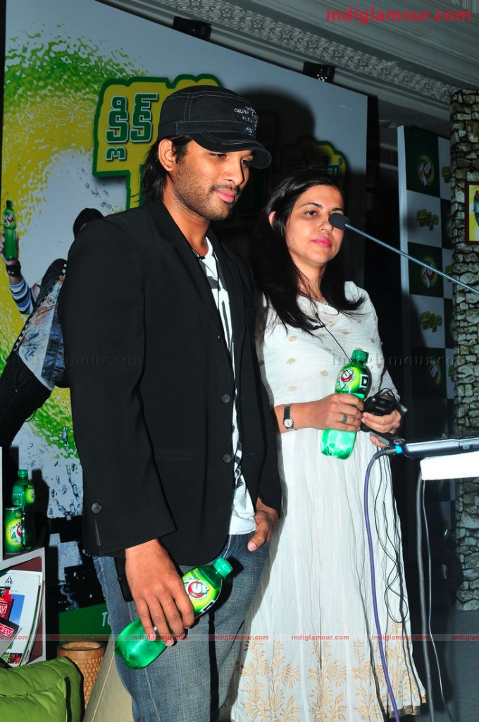 Allu Arjun Promoting 7up Event hd photo