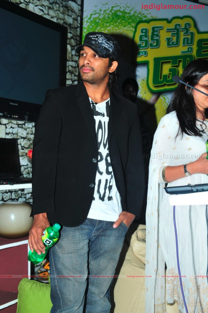 Allu Arjun Promoting 7up Event hd photo