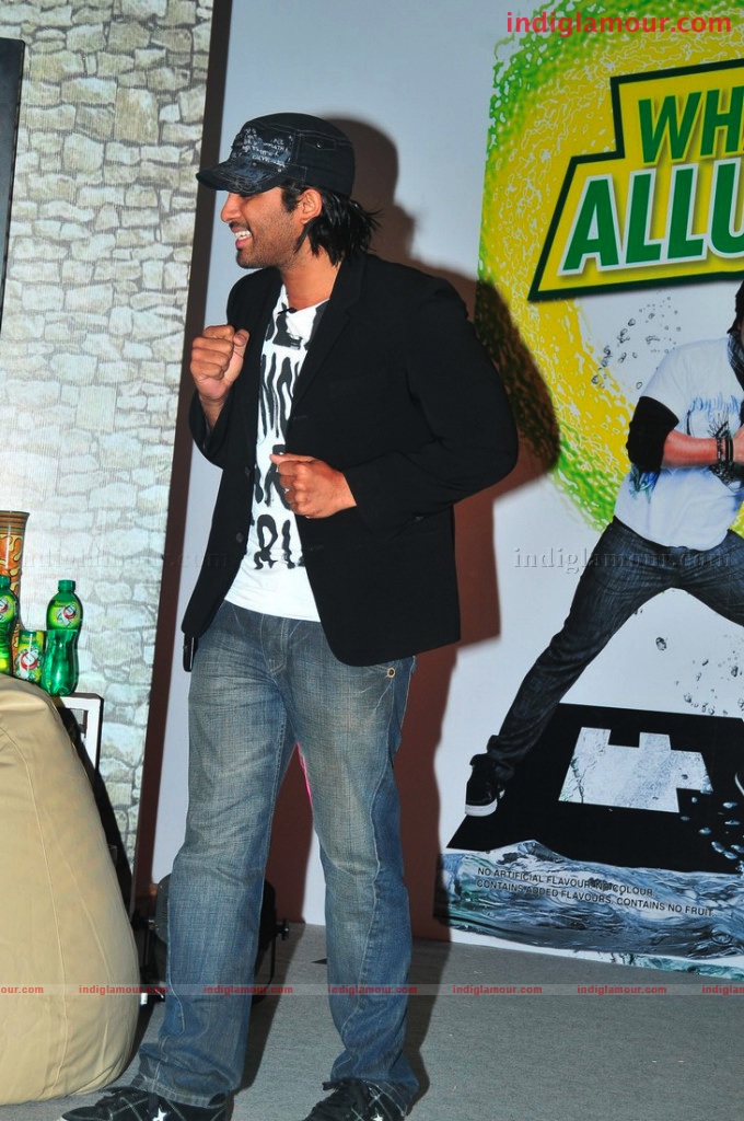Allu Arjun Promoting 7up Event hd photo