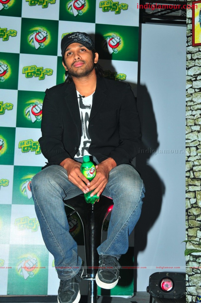 Allu Arjun Promoting 7up Event hd photo