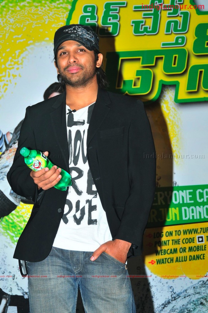 Allu Arjun Promoting 7up Event hd photo