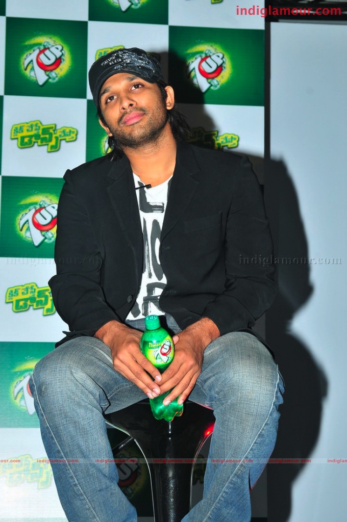 Allu Arjun Promoting 7up Event hd photo
