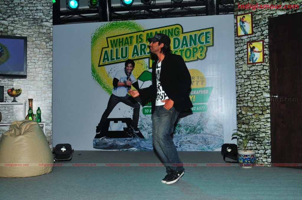 Allu Arjun Promoting 7up Event hd photo