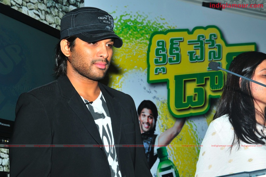 Allu Arjun Promoting 7up Event hd photo