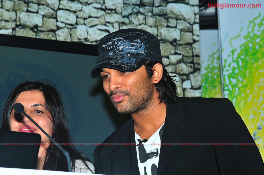 Allu Arjun Promoting 7up Event hd photo