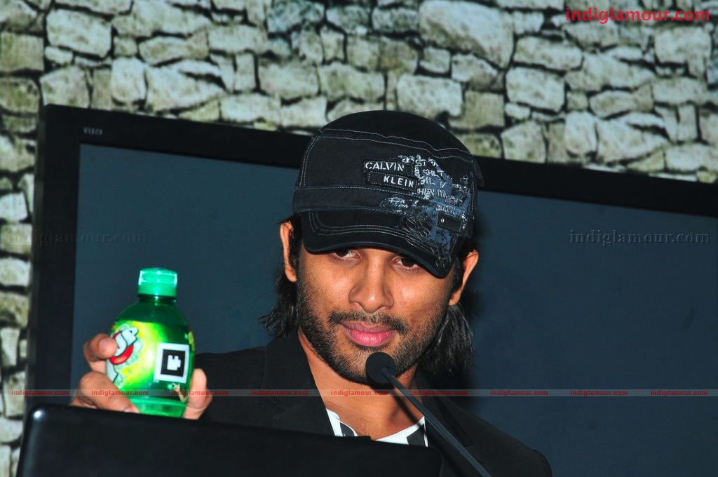 Allu Arjun Promoting 7up Event hd photo