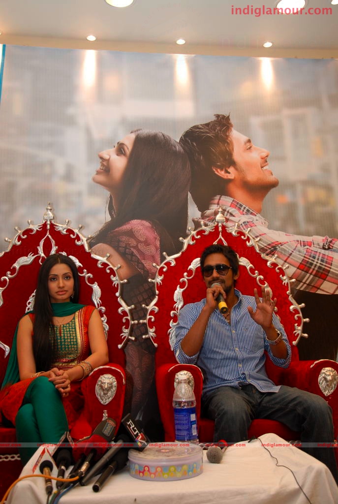 Varun and Anita at a Hyd Mall Event hd photo
