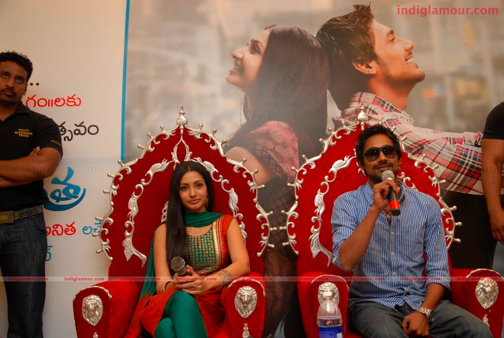 Varun and Anita at a Hyd Mall Event hd photo