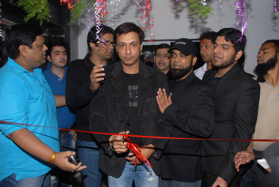 Actress At Seven Oven Coffee Hookah Opening Event hd photo