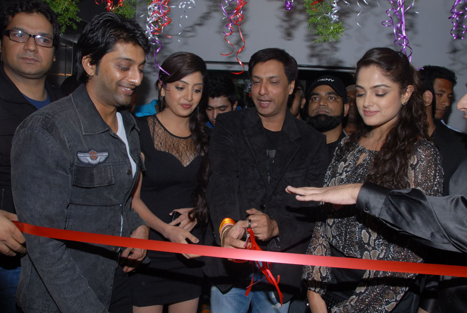 Actress At Seven Oven Coffee Hookah Opening Event hd photo