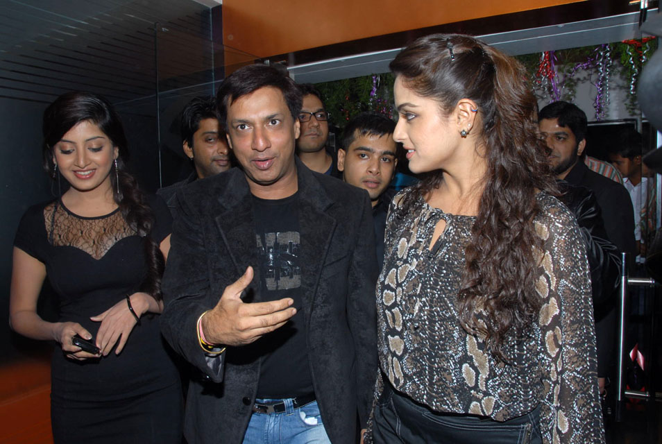 Actress At Seven Oven Coffee Hookah Opening Event hd photo