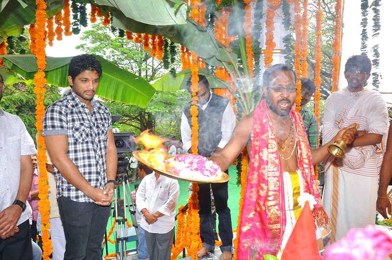 Allu Arjun and Ileana New Movie launch Event hd photo