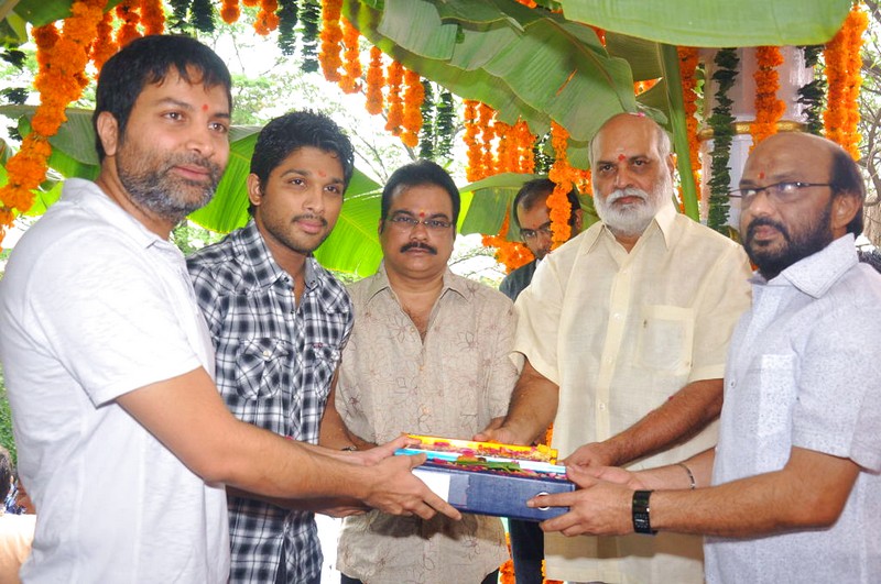 Allu Arjun and Ileana New Movie launch Event hd photo